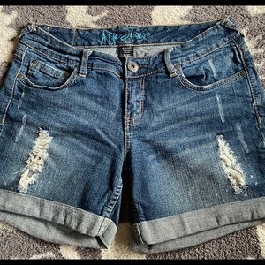 Ariya Jean Distressed Shorts